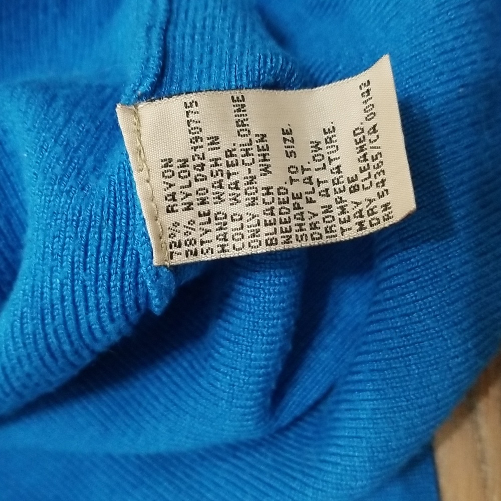 (L) TanJay Solid Color Knit Top Bold Staple Minimalist Modest High Neck Layers - Picture 6 of 7